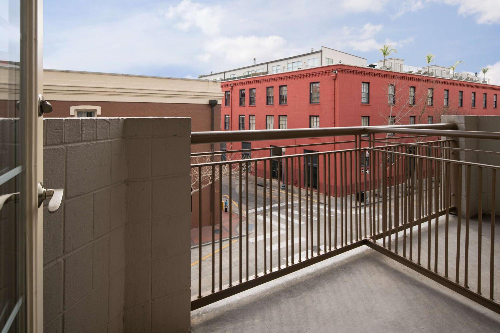 Embassy Suites By Hilton New Orleans Convention Center Exterior photo